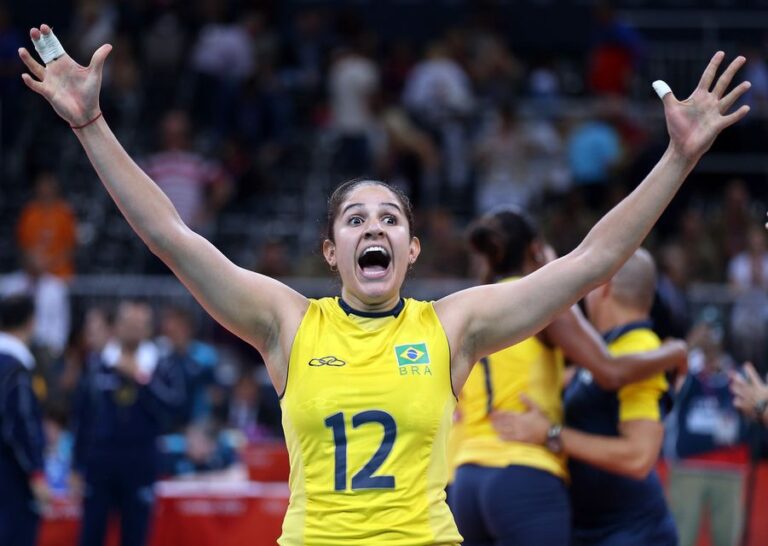 Brazilian Volleyball Babe Natalia Pereira: A Career of Triumph and Tenacity
