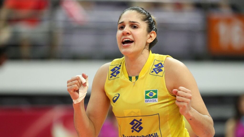 Brazilian Volleyball Babe Natalia Pereira: A Career of Triumph and ...